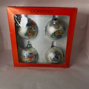 Vintage Corning Bobbs Merrill Christmas Tree Ornaments Raggedy Ann-4 Glass White
